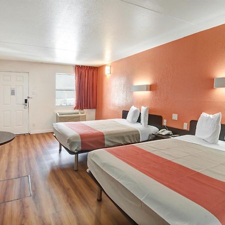 Motel 6-Dallas, Tx - Forest Lane Eksteriør bilde