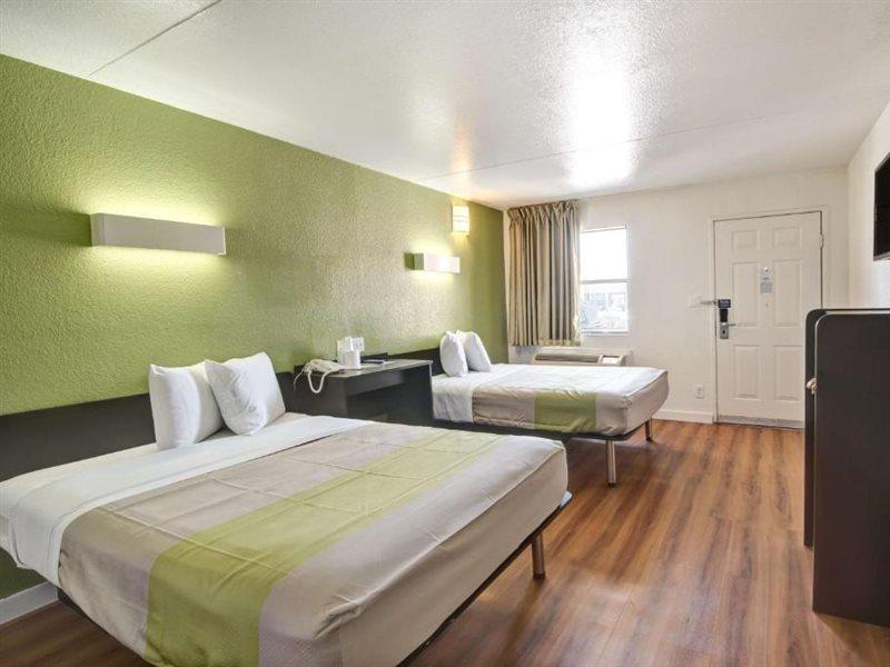Motel 6-Dallas, Tx - Forest Lane Eksteriør bilde