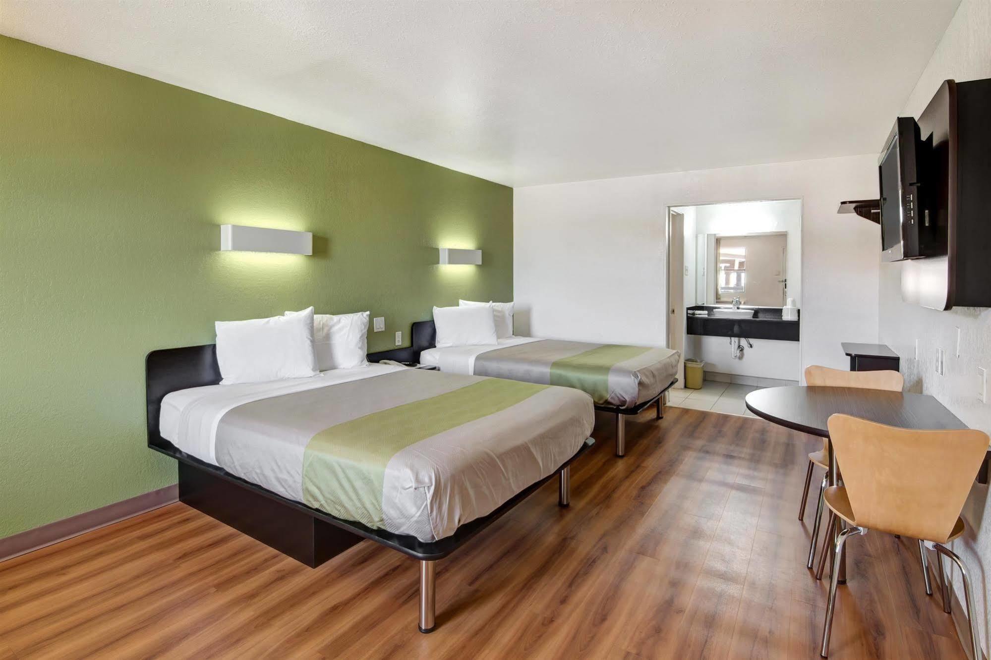 Motel 6-Dallas, Tx - Forest Lane Eksteriør bilde