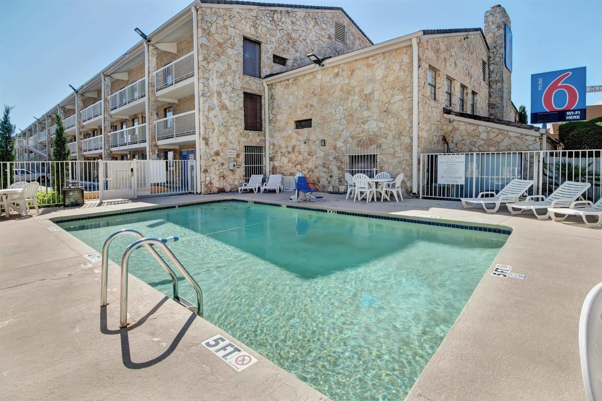 Motel 6-Dallas, Tx - Forest Lane Eksteriør bilde