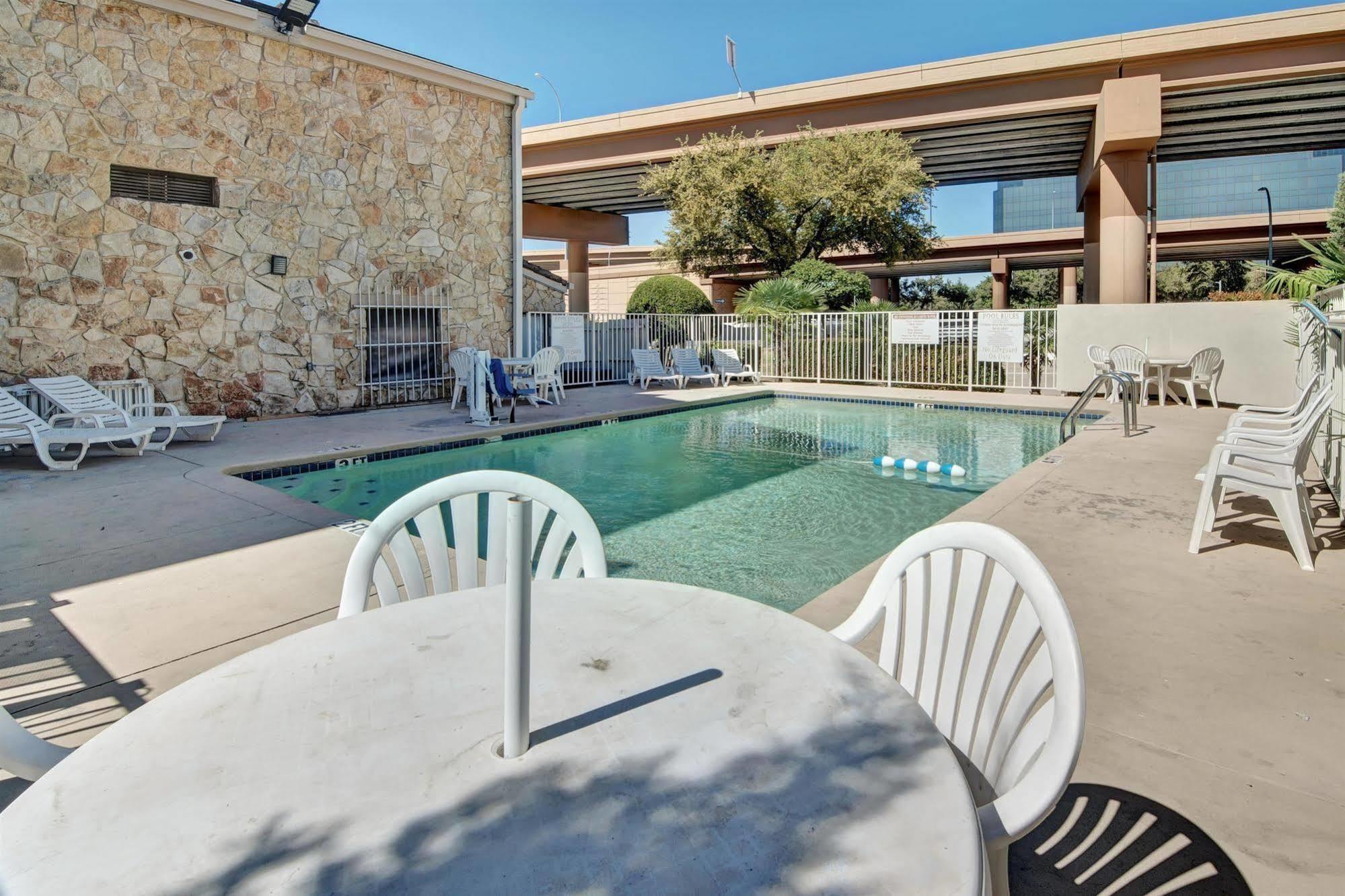 Motel 6-Dallas, Tx - Forest Lane Eksteriør bilde
