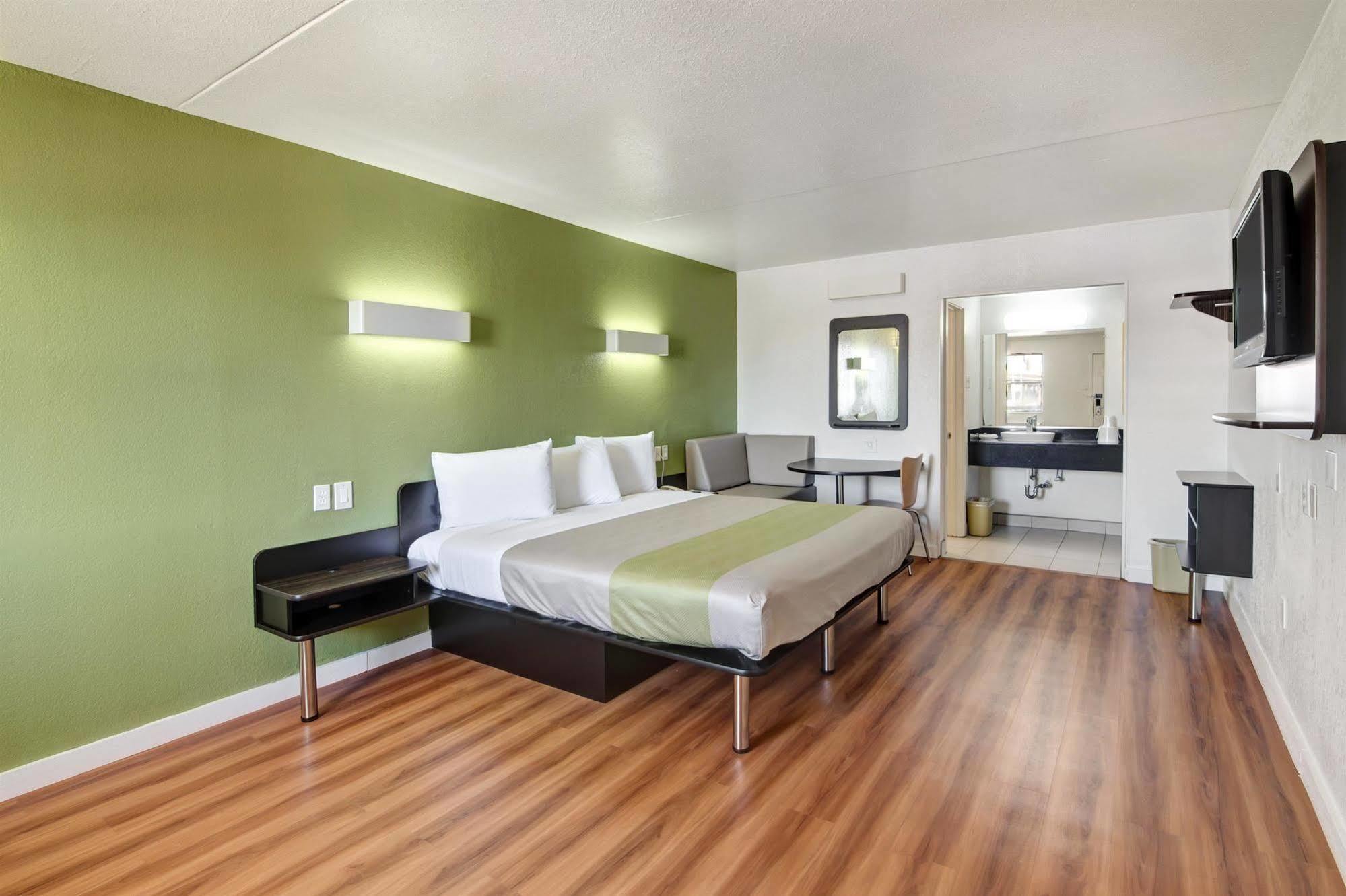 Motel 6-Dallas, Tx - Forest Lane Eksteriør bilde